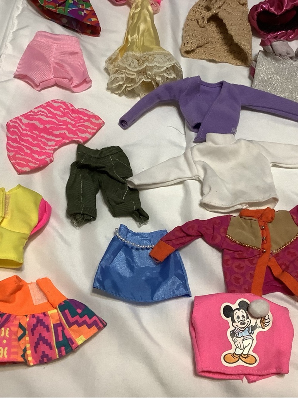 Barbie huge clothing bundle - Picture 5 of 8